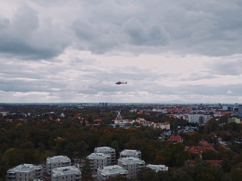 Nowa rzeźba Oskara Zięty wśród Apartamentów przy Parku Szczytnickim we Wrocławiu